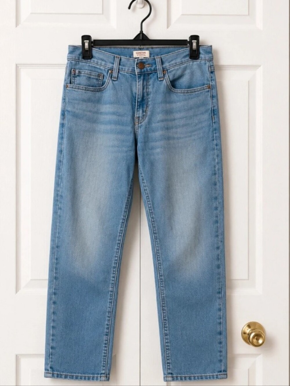 Levi Strauss Signature Slim Jeans Women’s Light Wash Straight Leg Stretch